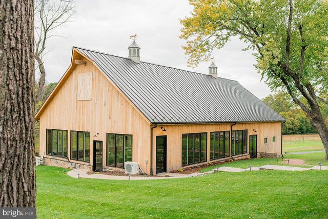 41122 CLEARFIELD MEADOW DR, Aldie, VA 20105