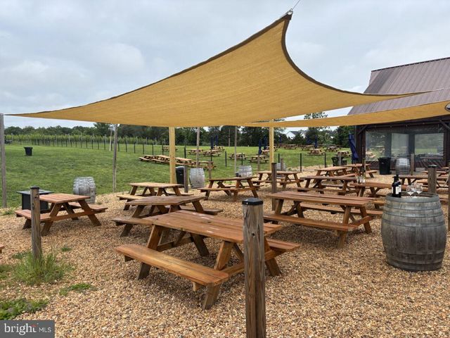 41122 CLEARFIELD MEADOW DR, Aldie, VA 20105