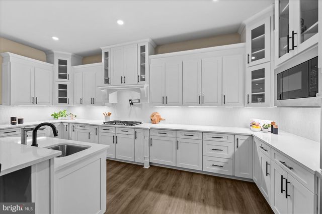 41122 CLEARFIELD MEADOW DR, Aldie, VA 20105