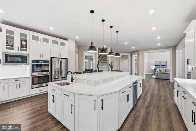 41122 CLEARFIELD MEADOW DR, Aldie, VA 20105