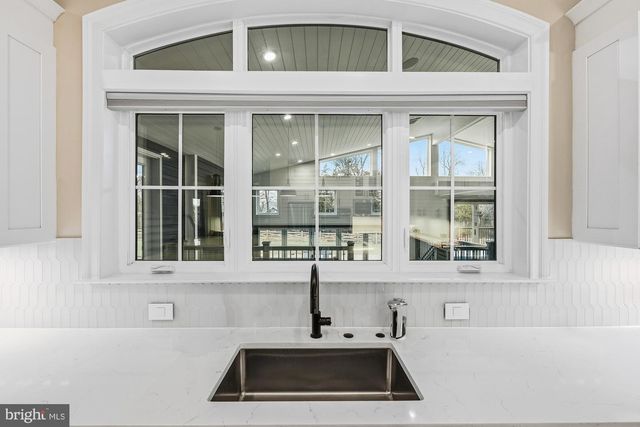 41122 CLEARFIELD MEADOW DR, Aldie, VA 20105