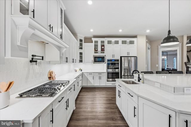 41122 CLEARFIELD MEADOW DR, Aldie, VA 20105