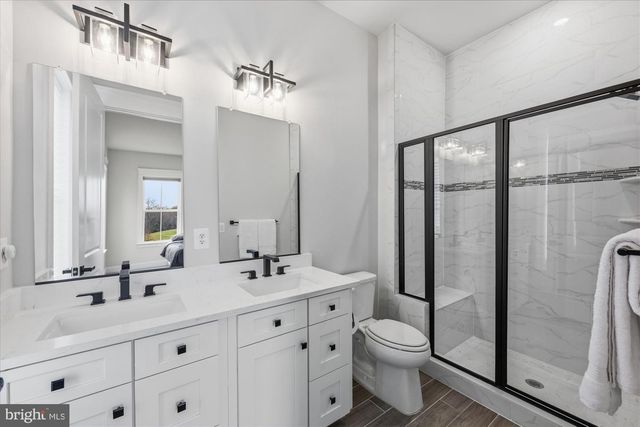 41122 CLEARFIELD MEADOW DR, Aldie, VA 20105