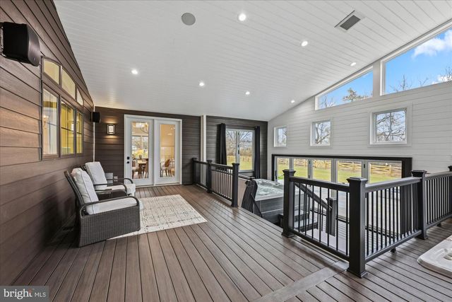 41122 CLEARFIELD MEADOW DR, Aldie, VA 20105