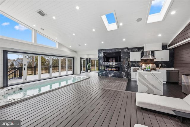 41122 CLEARFIELD MEADOW DR, Aldie, VA 20105