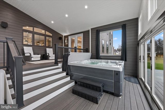 41122 CLEARFIELD MEADOW DR, Aldie, VA 20105