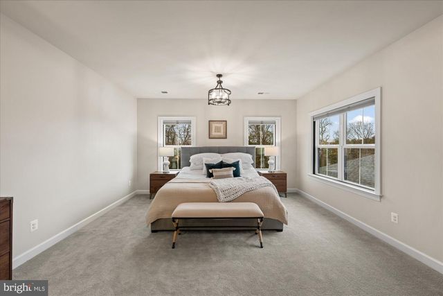 41122 CLEARFIELD MEADOW DR, Aldie, VA 20105