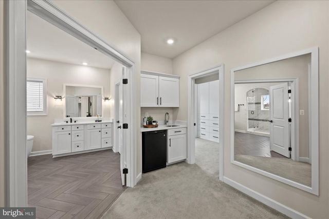 41122 CLEARFIELD MEADOW DR, Aldie, VA 20105