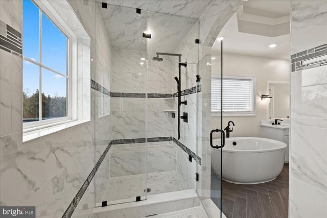 41122 CLEARFIELD MEADOW DR, Aldie, VA 20105