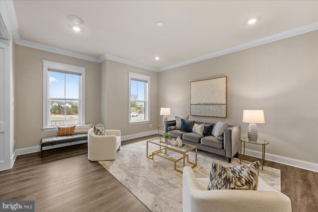 41122 CLEARFIELD MEADOW DR, Aldie, VA 20105