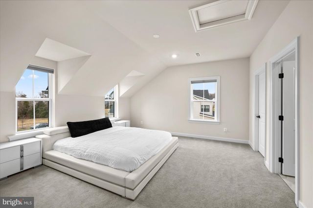 41122 CLEARFIELD MEADOW DR, Aldie, VA 20105