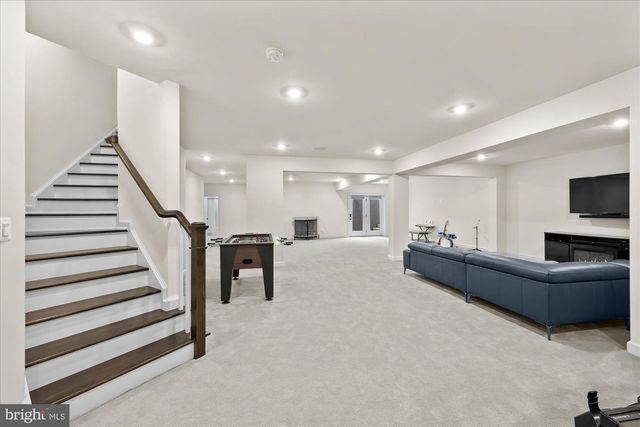 41122 CLEARFIELD MEADOW DR, Aldie, VA 20105