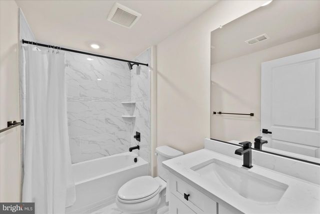 41122 CLEARFIELD MEADOW DR, Aldie, VA 20105