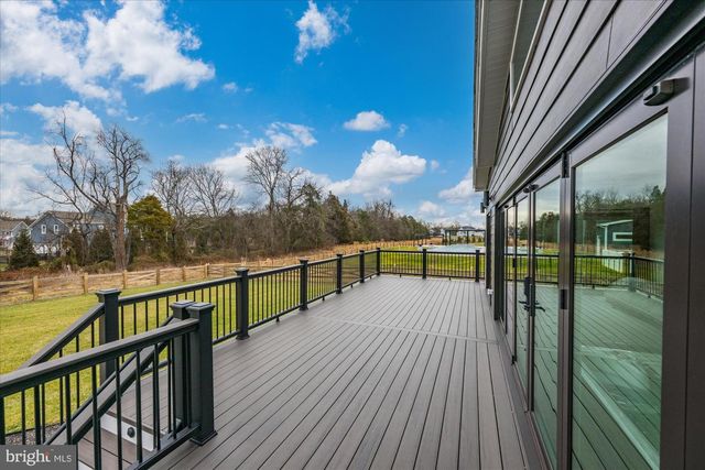 41122 CLEARFIELD MEADOW DR, Aldie, VA 20105