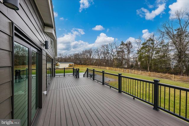 41122 CLEARFIELD MEADOW DR, Aldie, VA 20105