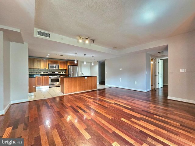 2451 MIDTOWN AVE #219, Alexandria, VA 22303