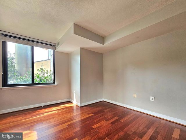 2451 MIDTOWN AVE #219, Alexandria, VA 22303