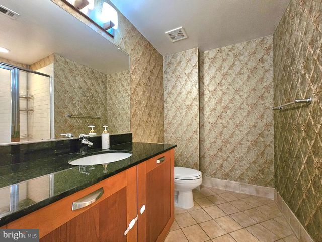 2451 MIDTOWN AVE #219, Alexandria, VA 22303