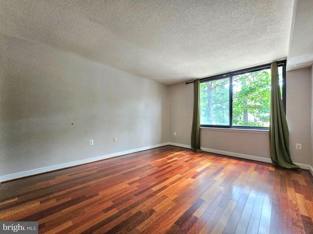 2451 MIDTOWN AVE #219, Alexandria, VA 22303