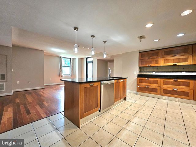2451 MIDTOWN AVE #219, Alexandria, VA 22303