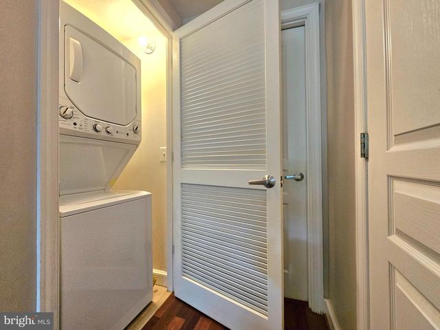2451 MIDTOWN AVE #219, Alexandria, VA 22303