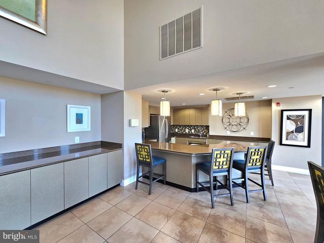 2451 MIDTOWN AVE #219, Alexandria, VA 22303