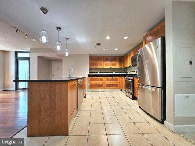 2451 MIDTOWN AVE #219, Alexandria, VA 22303