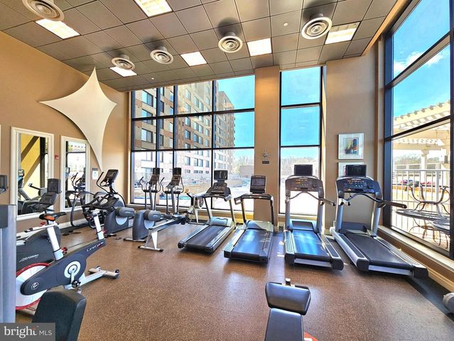 2451 MIDTOWN AVE #219, Alexandria, VA 22303