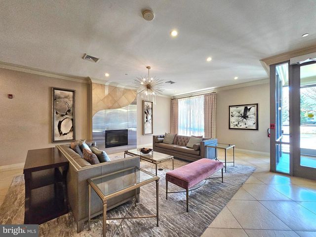 2451 MIDTOWN AVE #219, Alexandria, VA 22303