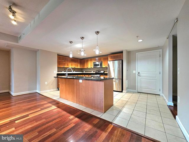 2451 MIDTOWN AVE #219, Alexandria, VA 22303