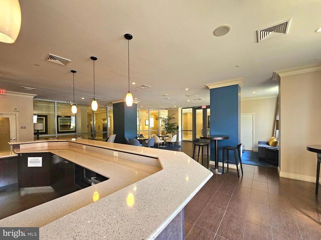 2451 MIDTOWN AVE #219, Alexandria, VA 22303
