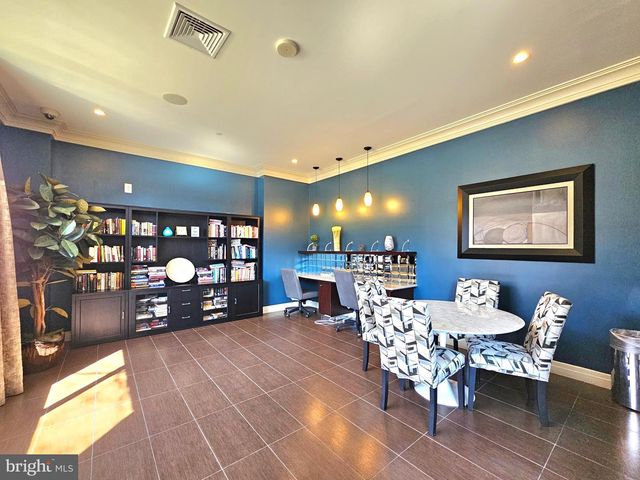 2451 MIDTOWN AVE #219, Alexandria, VA 22303