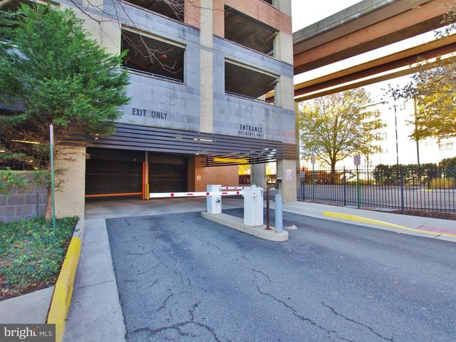 2451 MIDTOWN AVE #219, Alexandria, VA 22303