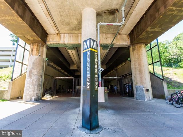 2451 MIDTOWN AVE #219, Alexandria, VA 22303