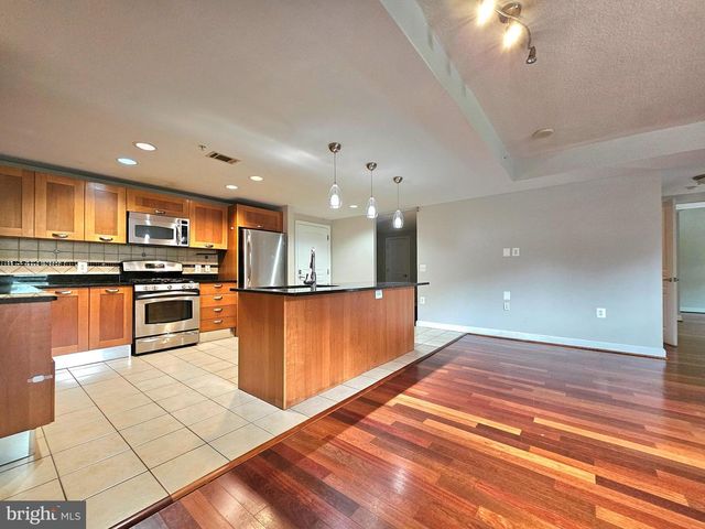 2451 MIDTOWN AVE #219, Alexandria, VA 22303