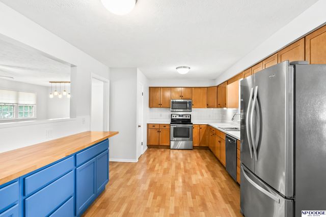 3425 S 114th Avenue, Omaha, NE 68144