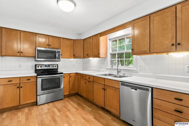 3425 S 114th Avenue, Omaha, NE 68144