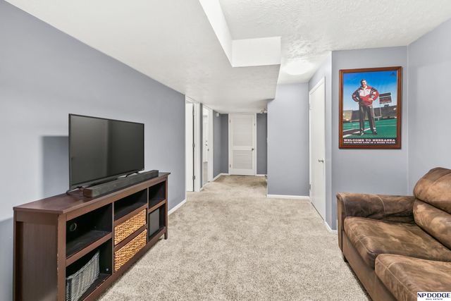 3425 S 114th Avenue, Omaha, NE 68144