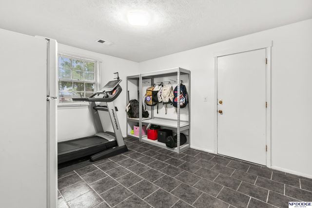 3425 S 114th Avenue, Omaha, NE 68144