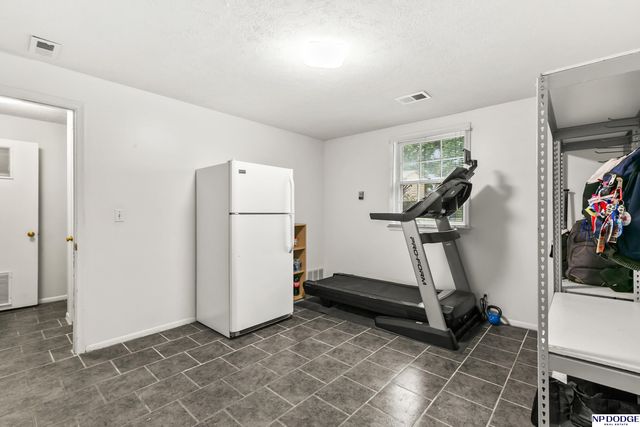 3425 S 114th Avenue, Omaha, NE 68144