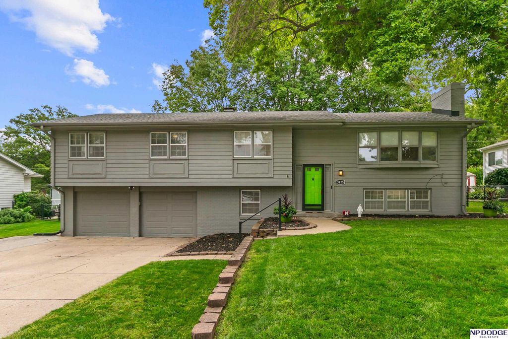 3425 S 114th Avenue, Omaha, NE 68144