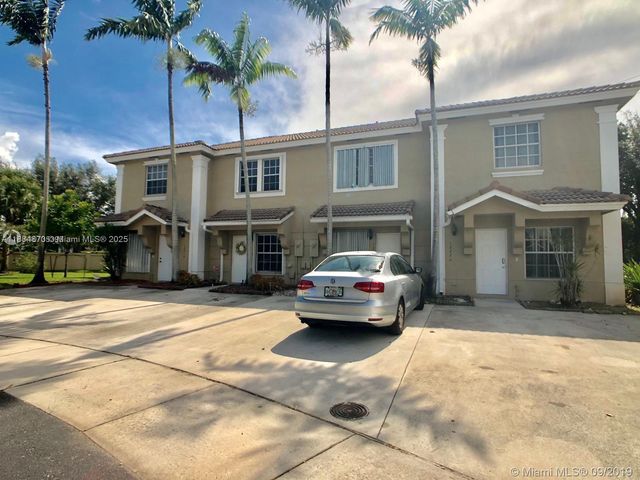 12224 SW 8th Ct, Pembroke Pines, FL 33025