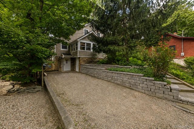 18 Walnut Avenue, Setauket, NY 11733