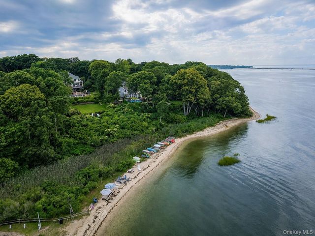 18 Walnut Avenue, Setauket, NY 11733