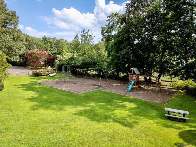 18 Walnut Avenue, Setauket, NY 11733