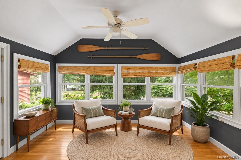 18 Walnut Avenue, Setauket, NY 11733 — photo 2