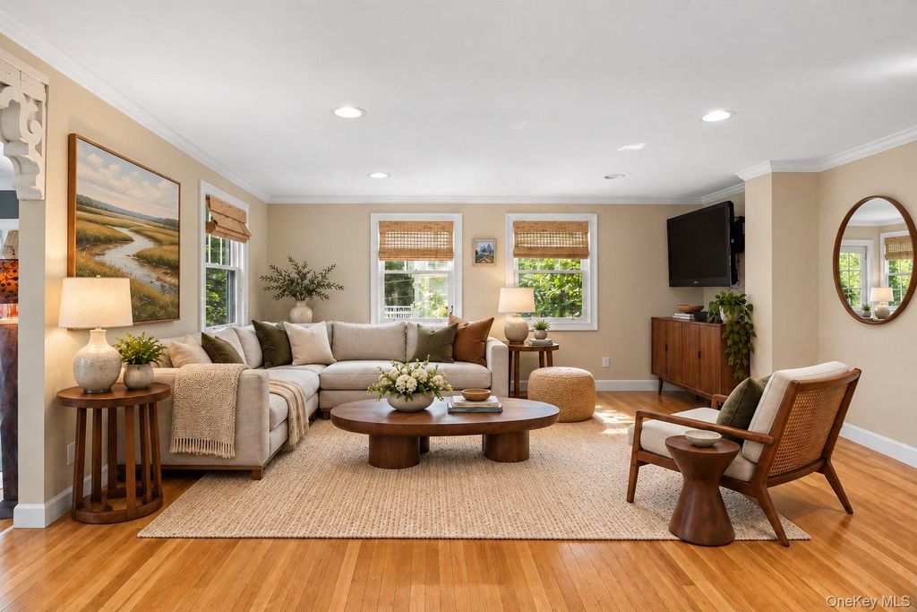18 Walnut Avenue, Setauket, NY 11733 — photo 4