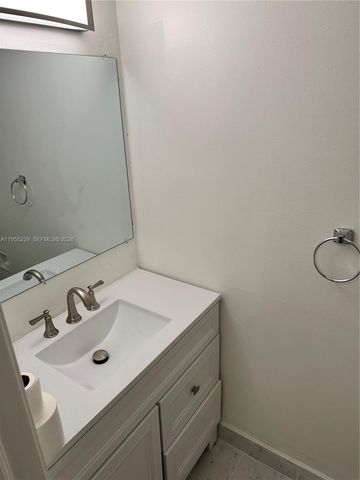 3115 N Palm Aire Dr 3115, Pompano Beach, FL 33069