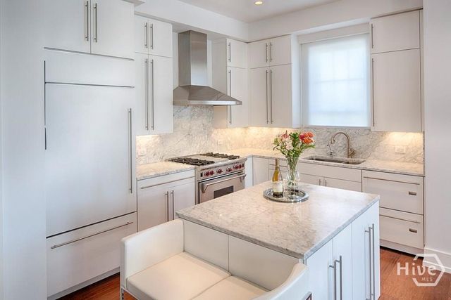 316 E State Street 3B, Savannah, GA 31401