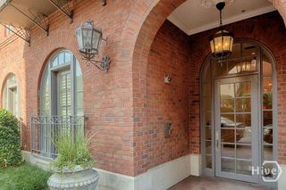316 E State Street 3B, Savannah, GA 31401